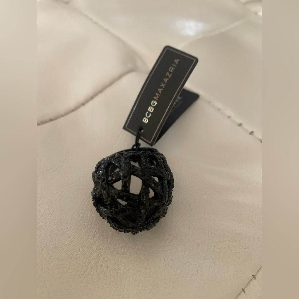 NWT BCBG RING size 8